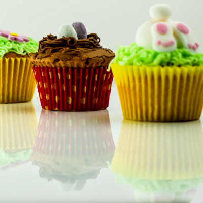 Easy to Make Easter Cupcakes and Marshmallow Eggs!